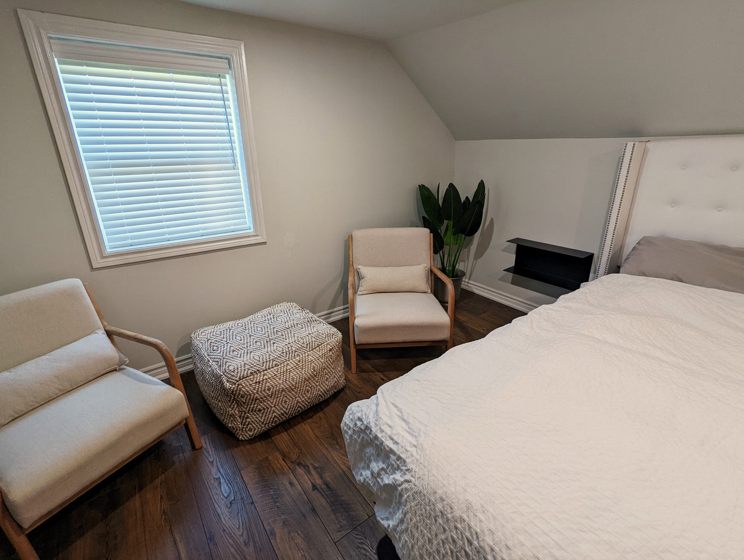 Salty - Double formed metal shelf