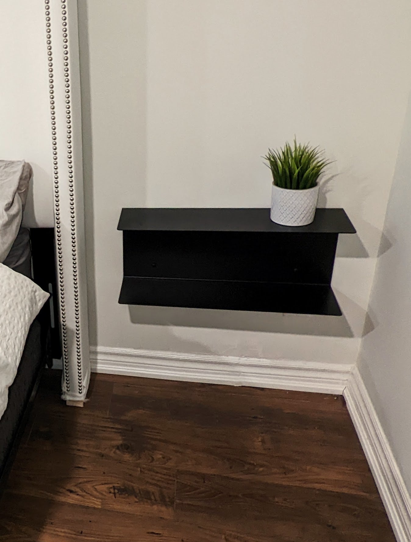 Salty - Double formed metal shelf