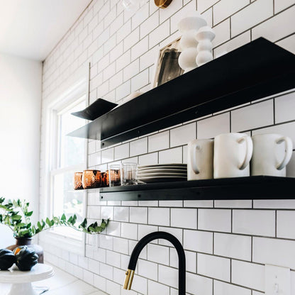 Frankie - Streamlined Metal Shelf